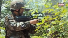 刘昊然单枪射杀敌方侦察兵
